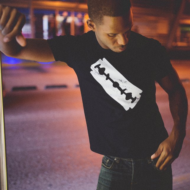 Camiseta Blade Knife (men posing in middle of the street)