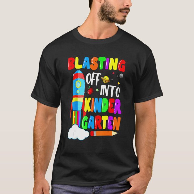 Camiseta Blasting Off Into Kindergarten  Back To School Boy (Frente)