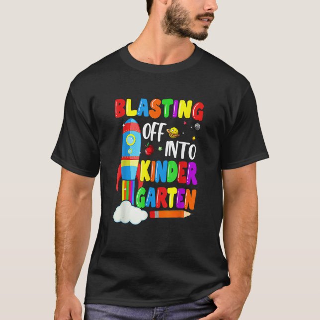 Camiseta Blasting Off Into Kindergarten Back To School Boys (Frente)