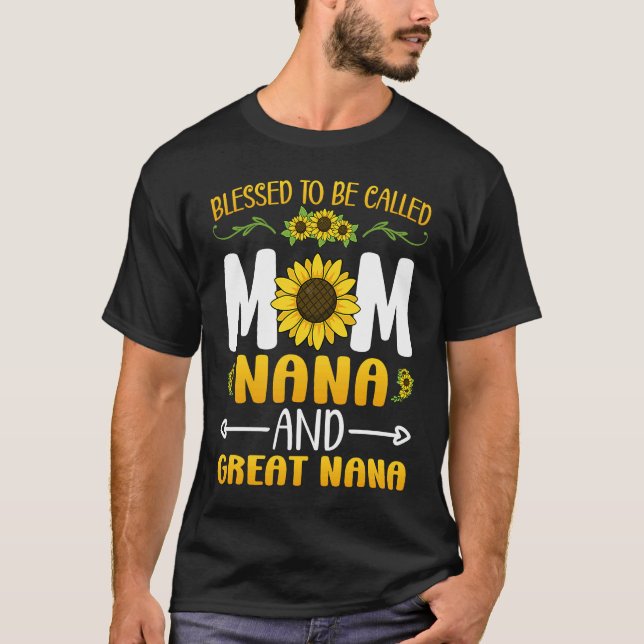 Camiseta Blessed To Be Called Mom Nana Great Nana Mothers D (Frente)