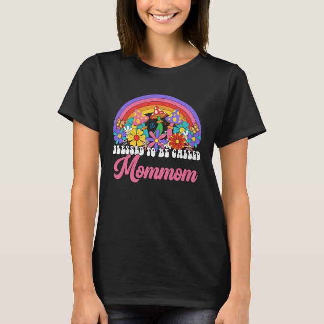 Camiseta Blessed To Be Called Mommom Rainbow Groovy Hippie  (Frente)