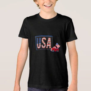 Camiseta Bloco Patriótico dos EUA com Caminhão Vermelho e B
