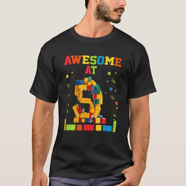Camiseta Blocos De Construção Bricks Incríveis A 9 Anos De  (Frente)