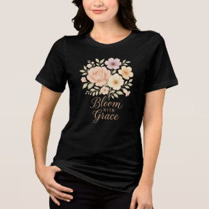 Camiseta Bloom com Grace   Arte Floral Feminina Elegante