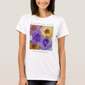 Camiseta Blooming Nerd & Flowers