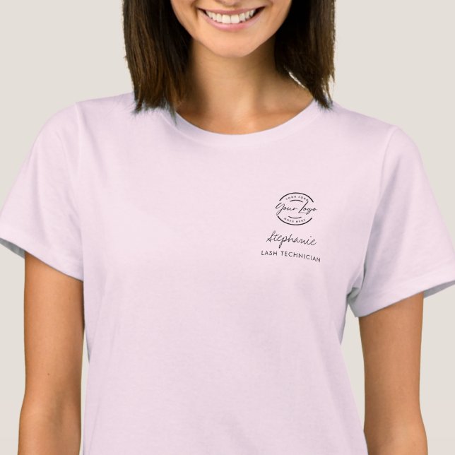Camiseta Blush Pink Script Logo Lashes Staff (Criador carregado)