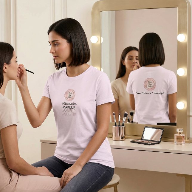 Camiseta Blush Pink Script Logo Makeup Staff (Criador carregado)