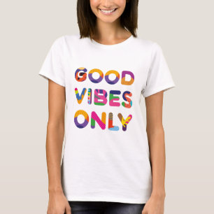 Camiseta Boas Víblias Apenas texto colorido positivo