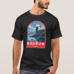 Camiseta Bodrum Castle Turkey Viagem Art Vintage<br><div class="desc">Bodrum retro vetor viagem design. Bodrum é uma cidade na Península de Bodrum,  que se estende da costa sudoeste da Turquia para o Mar Egeu. A cidade apresenta baías gêmeas com vistas do Castelo de Bodrum.</div>