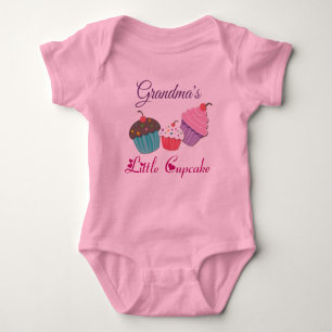 Camiseta Bodysuit do tutu do bebê do cupcake da avó pouco