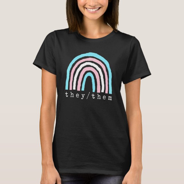 Camiseta Boho Arco-íris Pronomes Trans Eles Deles Orgulho L (Frente)