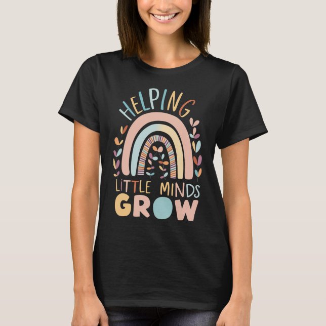 Camiseta Boho De Volta À Escola Ajudando Pequenas Mentes A  (Frente)
