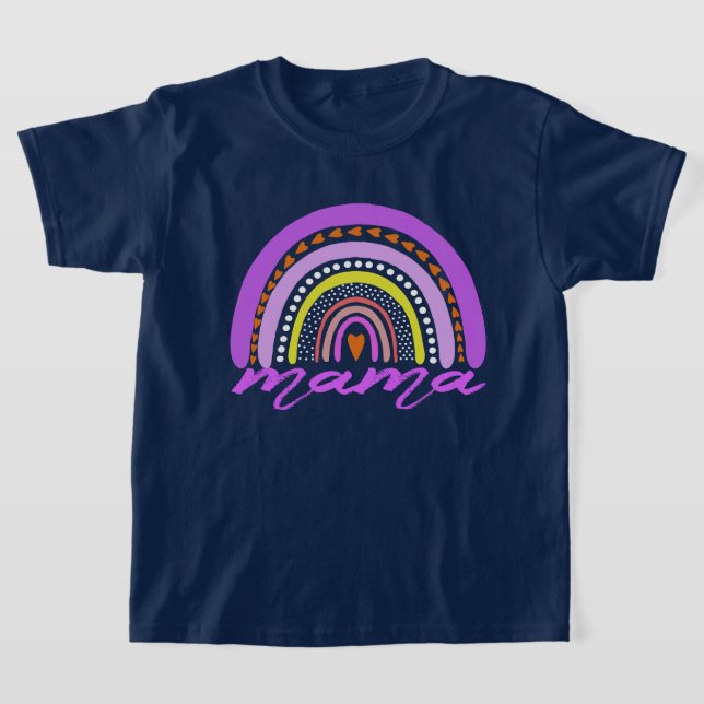 Camiseta Boho Doodle Coração Arco-Íris Mama. (Postura )