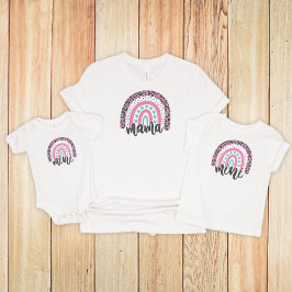 Camiseta Boho Rainbow Mama, Mamãe e Eu - Cor Personalizável