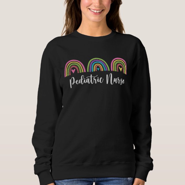 Camiseta Boho Rainbows Pediatric RN Nursing Peds Nurse (Frente)