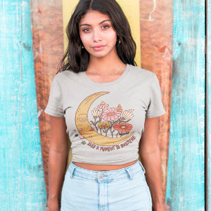 Camiseta Boho Retro Flores Lua Verão Vibe Leva Um Momento