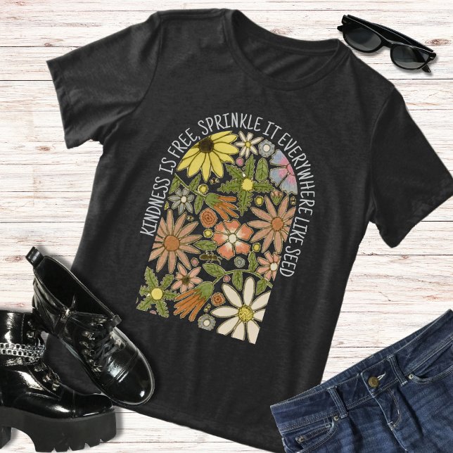 Camiseta Boho Wilers Kindness É Free Primavera Floral (Criador carregado)