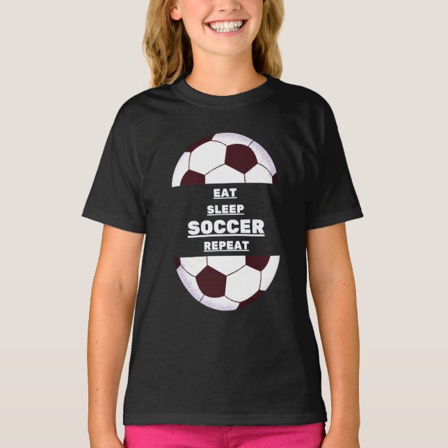 Camiseta Bola de Futebol. Coma, Dorme, Futebol, Repita (Frente)