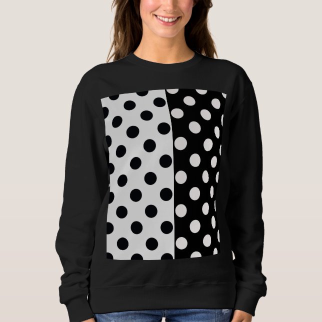 Camiseta Bolinhas Inversas Pretas de Separar Cor Branca (Frente)