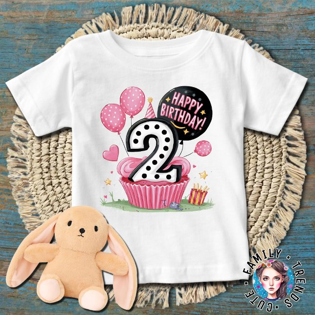 Camiseta Bolo de aniversário de 2 anos (Criador carregado)