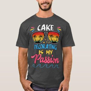 Camiseta Bolo Decorando Paixão Fazendo Humor Engraçado
