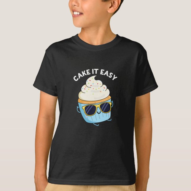Camiseta Bolo Fácil Cupcake Engraçado Pun Dark BG (Frente)