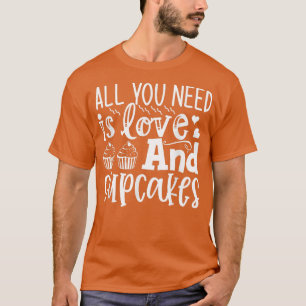 Camiseta Bolos Engraçados de Amor e Taça