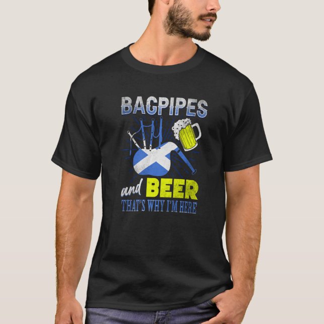 Camiseta Bolsas e Cerveja Por Isso Estou Aqui Bandeira Esco (Frente)