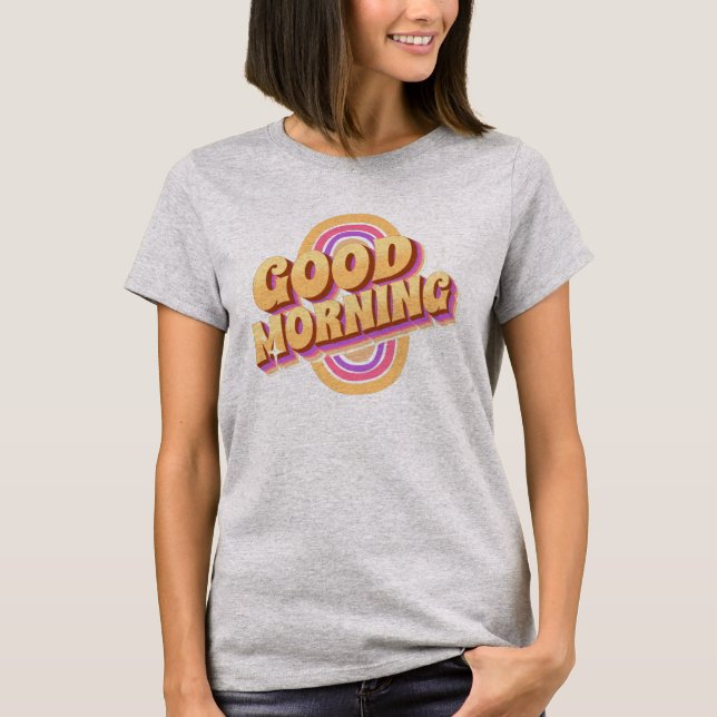 Camiseta Bom dia, letras do arco-íris (Frente)