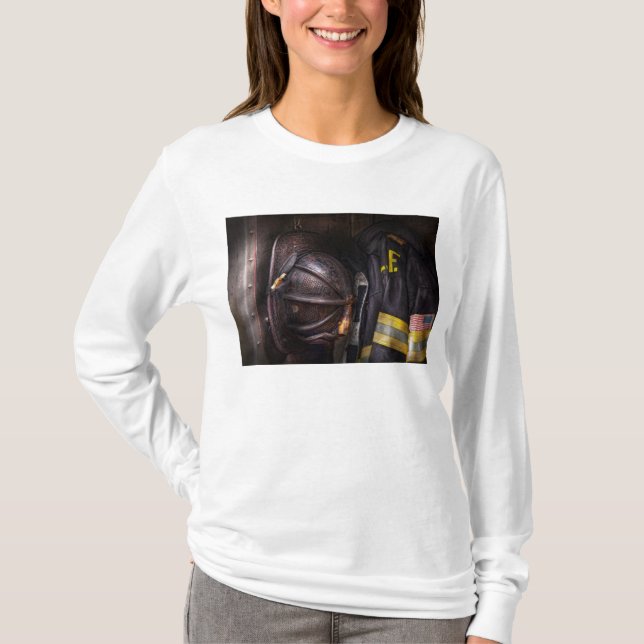 Camiseta  Bombeiro - Gasto e usado (Frente)