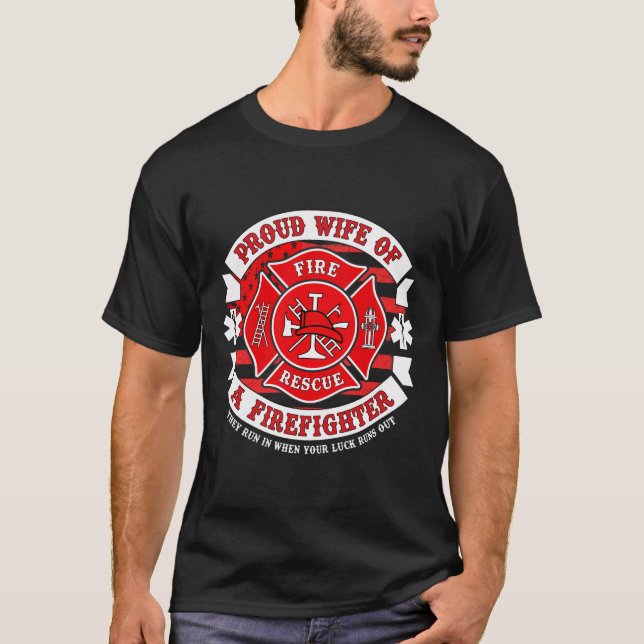 Camiseta Bombeiro Impressão do dorso Esposa Orgulhosa Bombe (Frente)