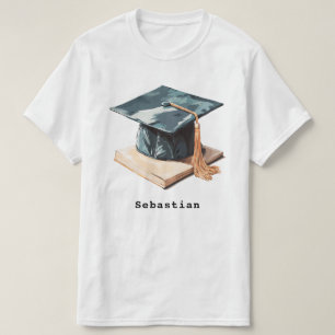 Camiseta Boné de formatura e Livro