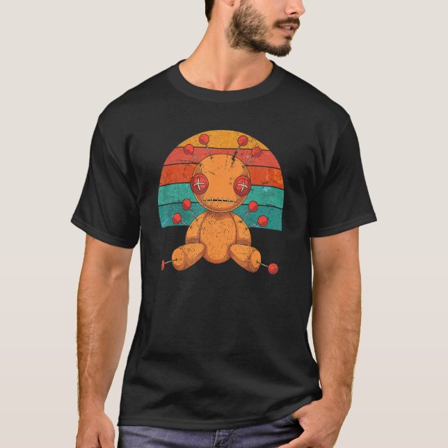 Camiseta Boneca Voodoo Retro (Frente)