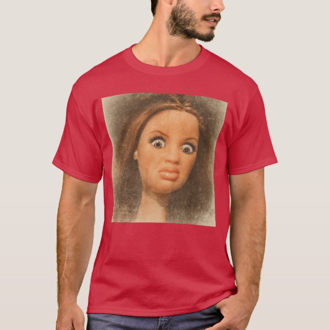 Camiseta Boneco de meme rosto de boneca nojento engraçado (Frente)