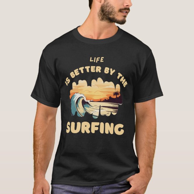 Camiseta bonita com design de surfe (Frente)