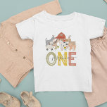 Camiseta Bonita Primeiro Aniversário Camisa De Beb<br><div class="desc">Camiseta de primeiro aniversario de lindos casqueiros com animais de exploração adoráveis,  incluindo vacas,  cabras,  suínos,  ovinos,  burros,  cavalos,  coelhos,  patos e galos,  idade da criança e o nome das crianças em uma letra elegante.</div>