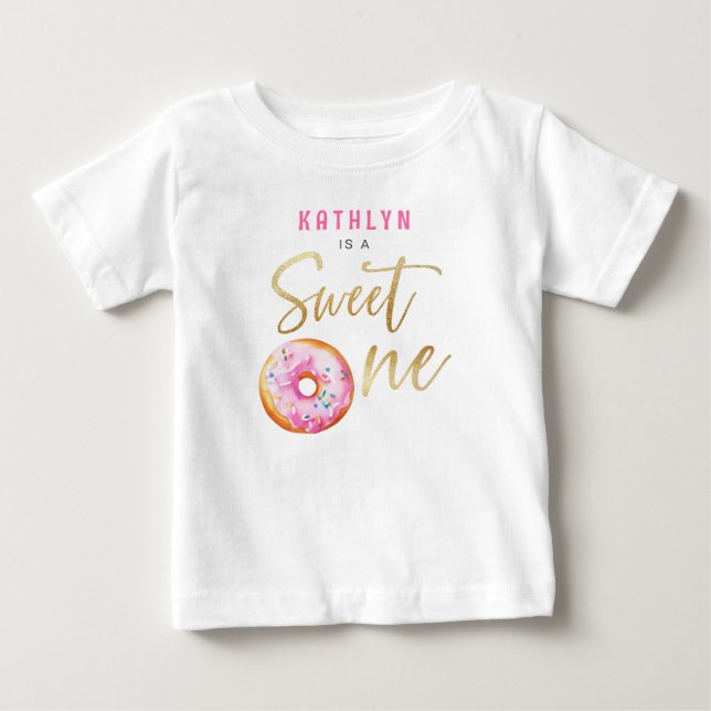 Camiseta Bonita Rosquinha Dourada Rosa Primeiro Aniversário (Frente)