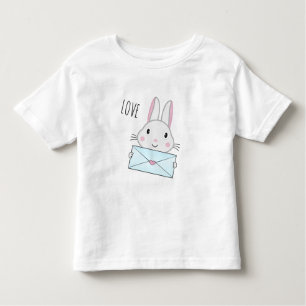 Camiseta Bonito coelhinho segurando carta de amor