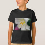 Camiseta Bonito Enquanto Lily<br><div class="desc">Lily branca linda se fecha.</div>