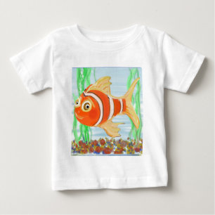 Camiseta Bonito Fishie Nadando Em Uma Piscina