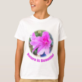 Camiseta bonito flores rosa de jardim. A natureza é bonita.