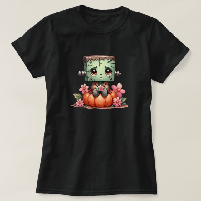 Camiseta Bonito Frankenstein Sentado em Pumpkin com Flores (Frente do Design)