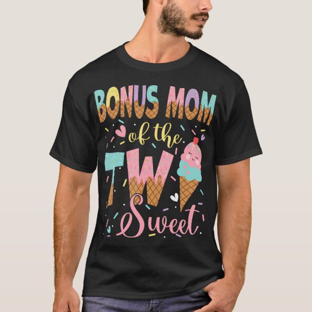 Camiseta Bonus Mãe Das Duas Garotas Doce De segundo anivers (Frente)