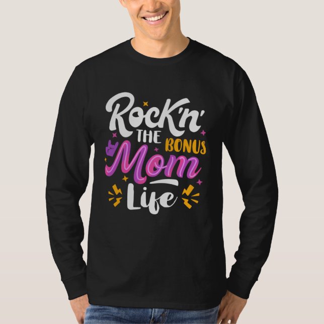 Camiseta Bonus Mom Life Mothers Day Best Step Mom From Sons (Frente)