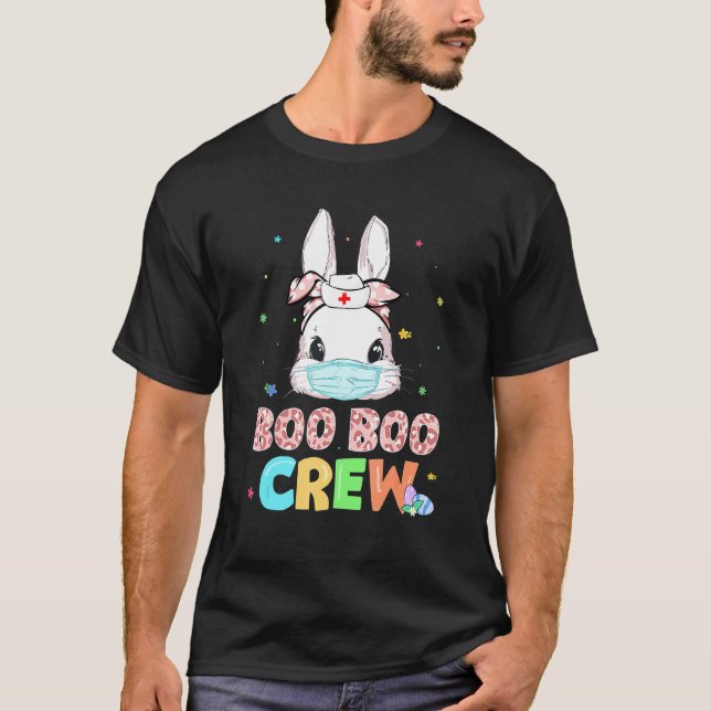 Camiseta Boo Boo Crew Bunny Enfermeira Páscoa Coelho Rosto  (Frente)