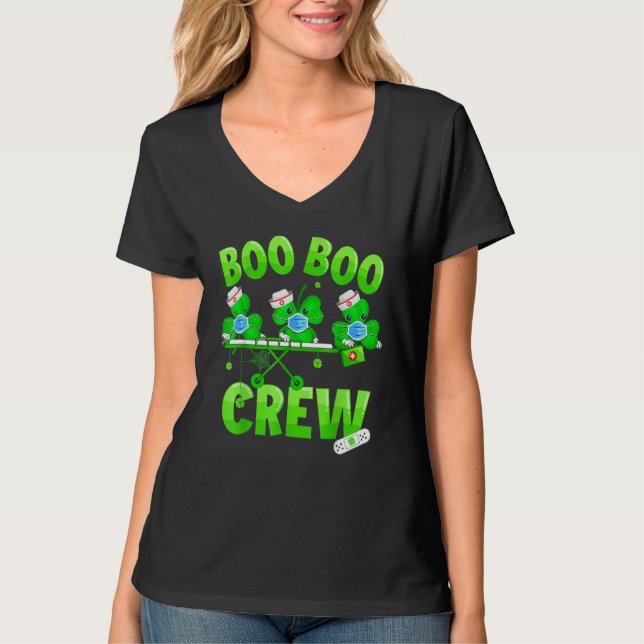 Camiseta Boo Boo Crew Nurss Rua Patrick S Day Shamrock (Frente)