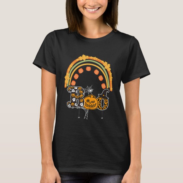 Camiseta Boo With Spiders And Witch Hat Halloween Rainbow (Frente)