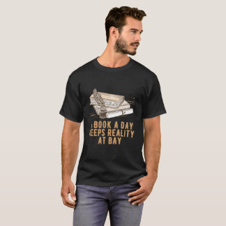 Camiseta Book A Day Keeps Reality At Bay Bookworm Hobby Boo