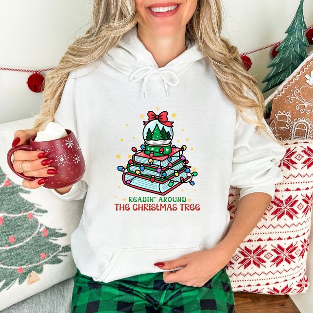 Camiseta Bookish Christmas Readin Around the Christmas Tree (Criador carregado)