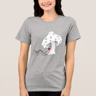 Camiseta Bookworm Lendo Sob Um Cogumelo